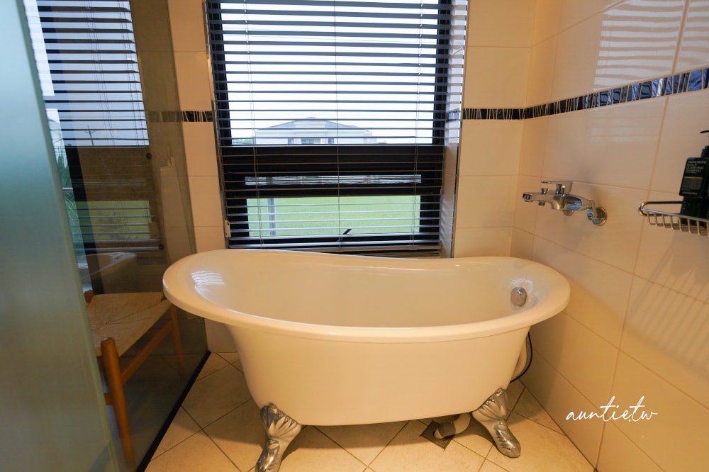 【宜蘭】冬山|小島天光,獨棟清水模建築,生態池環繞,田野邊包棟民宿,可划船還有戶外泳池! - 第39張圖