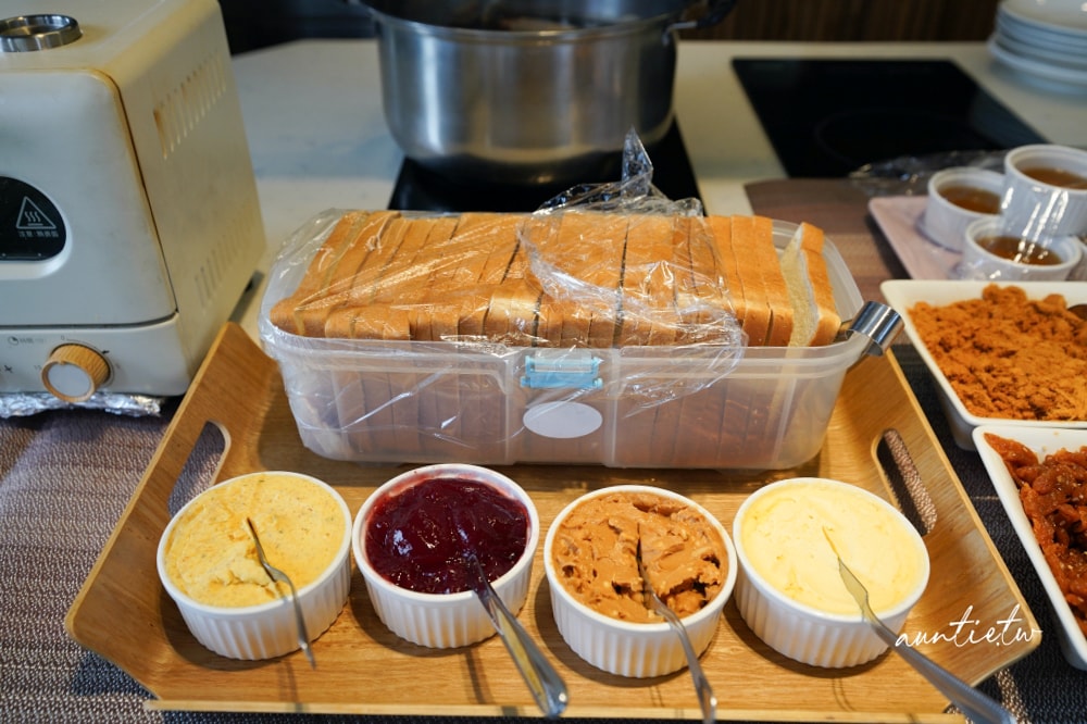 【宜蘭】冬山|小島天光,獨棟清水模建築,生態池環繞,田野邊包棟民宿,可划船還有戶外泳池! - 第49張圖