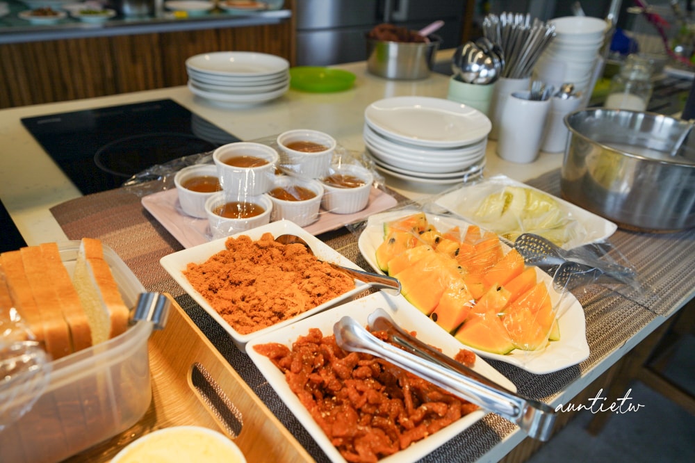 【宜蘭】冬山|小島天光,獨棟清水模建築,生態池環繞,田野邊包棟民宿,可划船還有戶外泳池! - 第50張圖