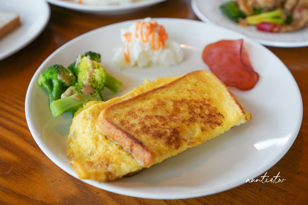 【宜蘭】冬山|小島天光,獨棟清水模建築,生態池環繞,田野邊包棟民宿,可划船還有戶外泳池! - 第54張圖