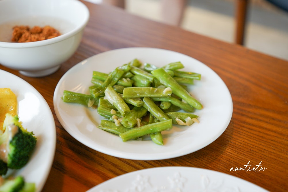 【宜蘭】冬山|小島天光,獨棟清水模建築,生態池環繞,田野邊包棟民宿,可划船還有戶外泳池! - 第56張圖