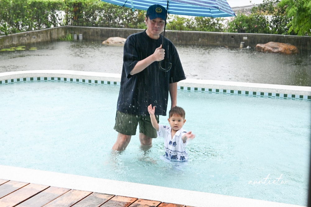 【宜蘭】冬山|小島天光,獨棟清水模建築,生態池環繞,田野邊包棟民宿,可划船還有戶外泳池! - 第10張圖