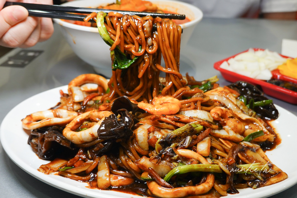 【台北】西湖站|香港飯店0410,海鮮炒碼麵,必點海鮮炒炸醬麵 - 第25張圖