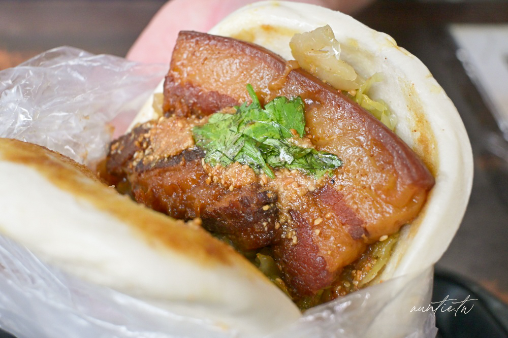 【台北】萬華區|一甲子飲食祖師廟控肉飯,香甜軟嫩刈包,入口即化碎控肉飯 - 第19張圖
