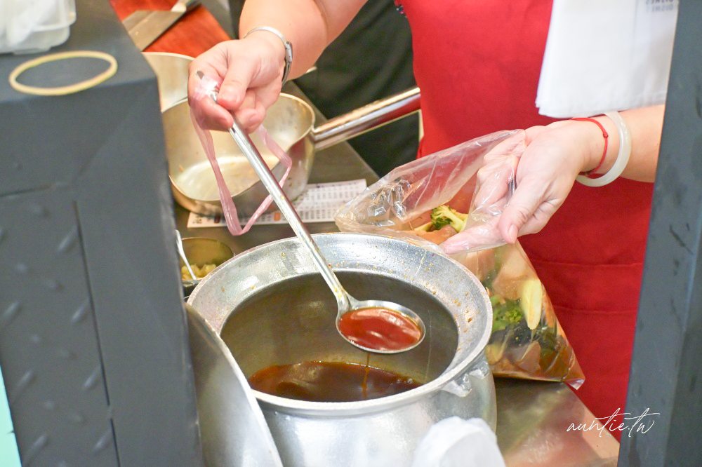 【桃園】秘醬滷味桃園龍安店,秘製上海口味醬香味美冷滷醬汁,當天現滷秘醬冷滷味推薦! - 第13張圖