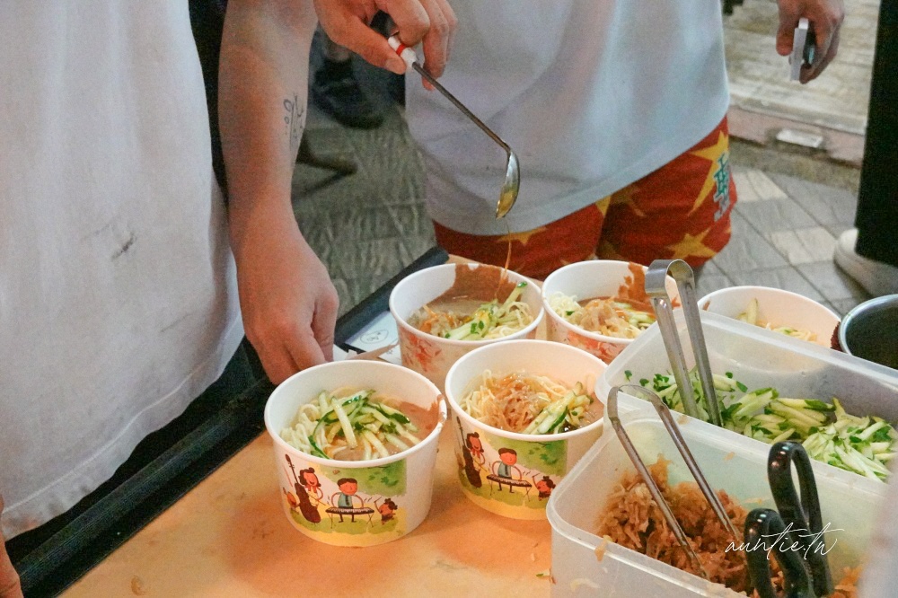 【台北】士林夜市|好朋友涼麵,帶著檸檬清爽香氣的麻辣涼麵,米其林必比登推薦 - 第5張圖