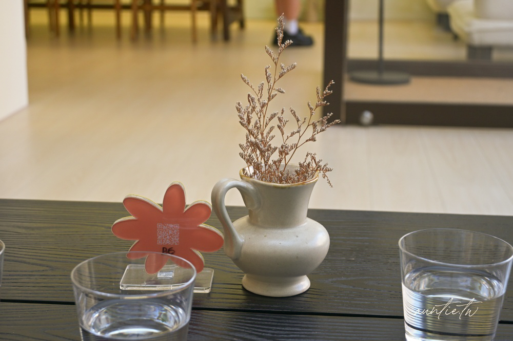 【新竹】東區|hsïa (café) 夏.咖啡,白色系質感咖啡廳,日式開心果舒芙蕾推薦 - 第8張圖