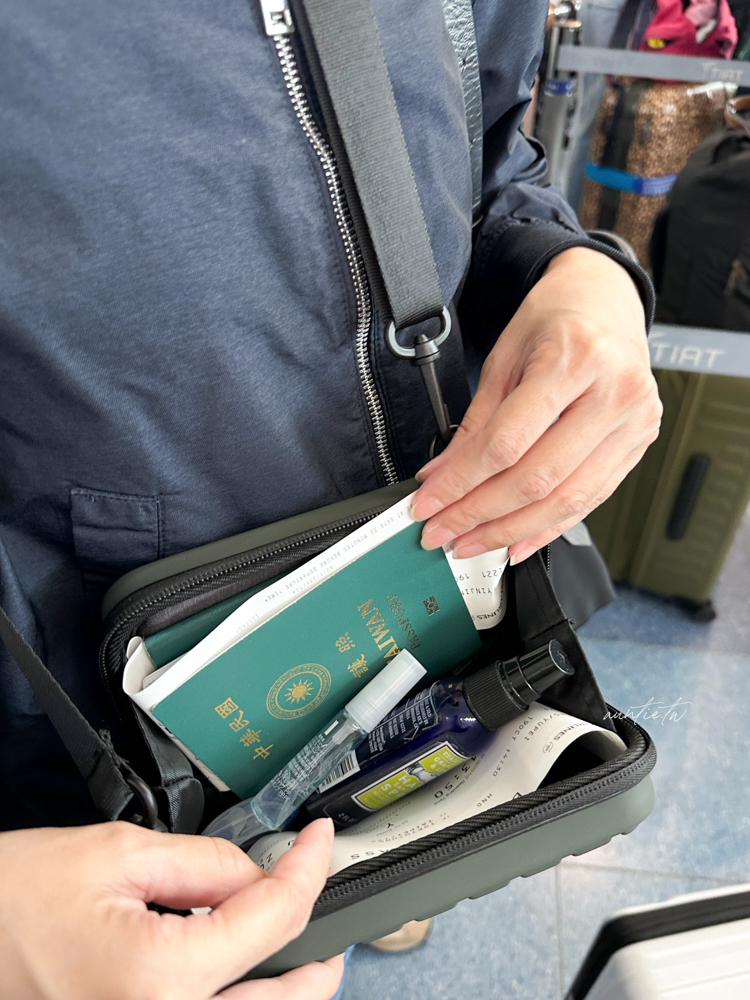 【旅行用品】Travel Blue 藍旅,旅行頸枕眼罩耳塞防盜包,長途旅程也能一夜好眠 - 第9張圖