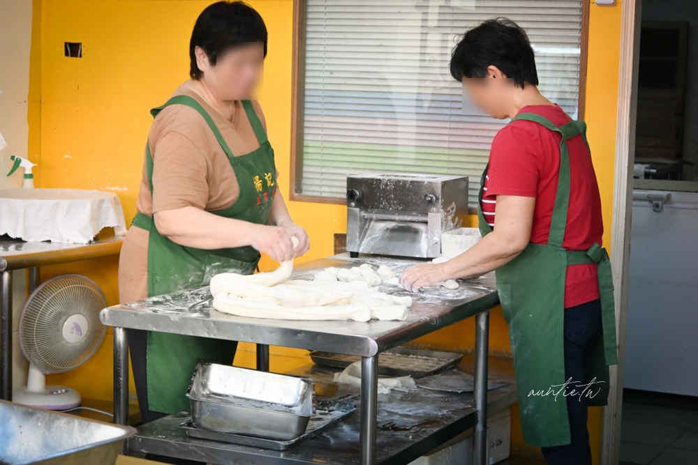 【台中】清水|揚記生煎包,口感酥脆恰恰,餡料塞滿滿排隊生煎包 - 第5張圖 【台中】清水|揚記生煎包,口感酥脆恰恰,餡料塞滿滿排隊生煎包