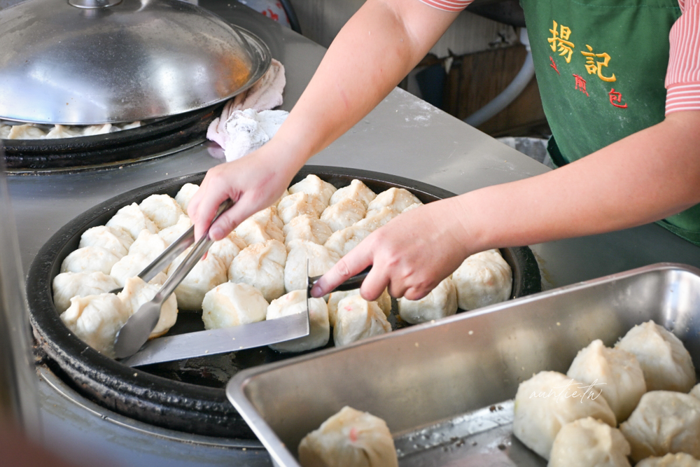 【台中】清水｜揚記生煎包，口感酥脆恰恰，餡料塞滿滿排隊生煎包