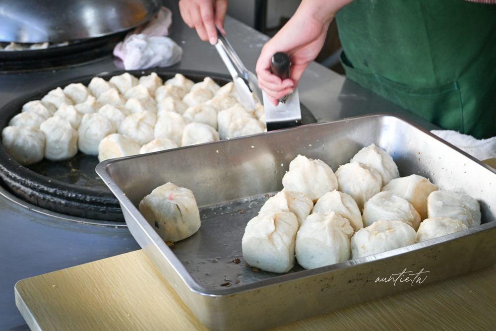 【台中】清水｜揚記生煎包，口感酥脆恰恰，餡料塞滿滿排隊生煎包