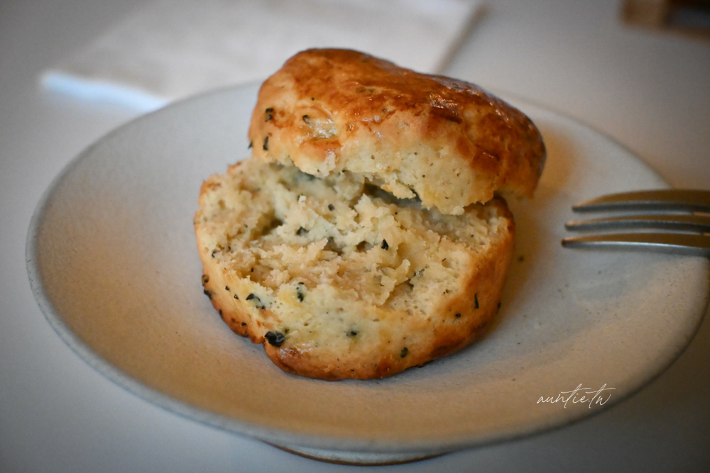 【彰化】鹿港|大手咖啡,有著悠閒大庭院還有貓咪的老屋咖啡廳 - 第26張圖