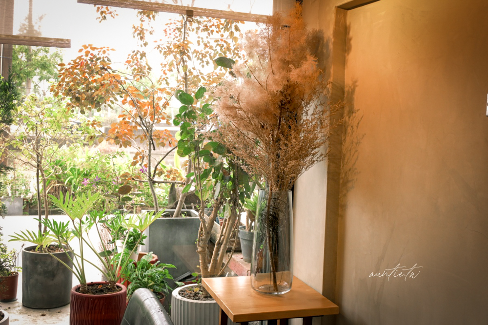 【宜蘭】員山|花室咖啡,綠色植栽處處,香甜大份量超厚鬆餅,宜蘭下午茶推薦 - 第6張圖