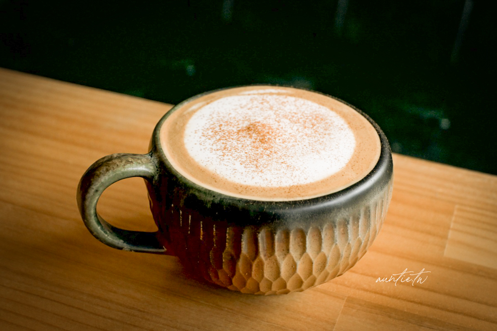【宜蘭】員山|花室咖啡,綠色植栽處處,香甜大份量超厚鬆餅,宜蘭下午茶推薦 - 第18張圖