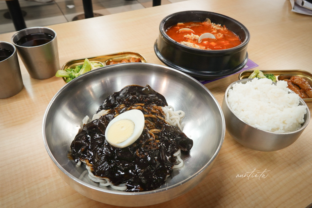 【台北】西湖站｜李家韓國食堂，平價道地黑罵罵炸醬麵，夠味韓式辣豬肉豆腐鍋