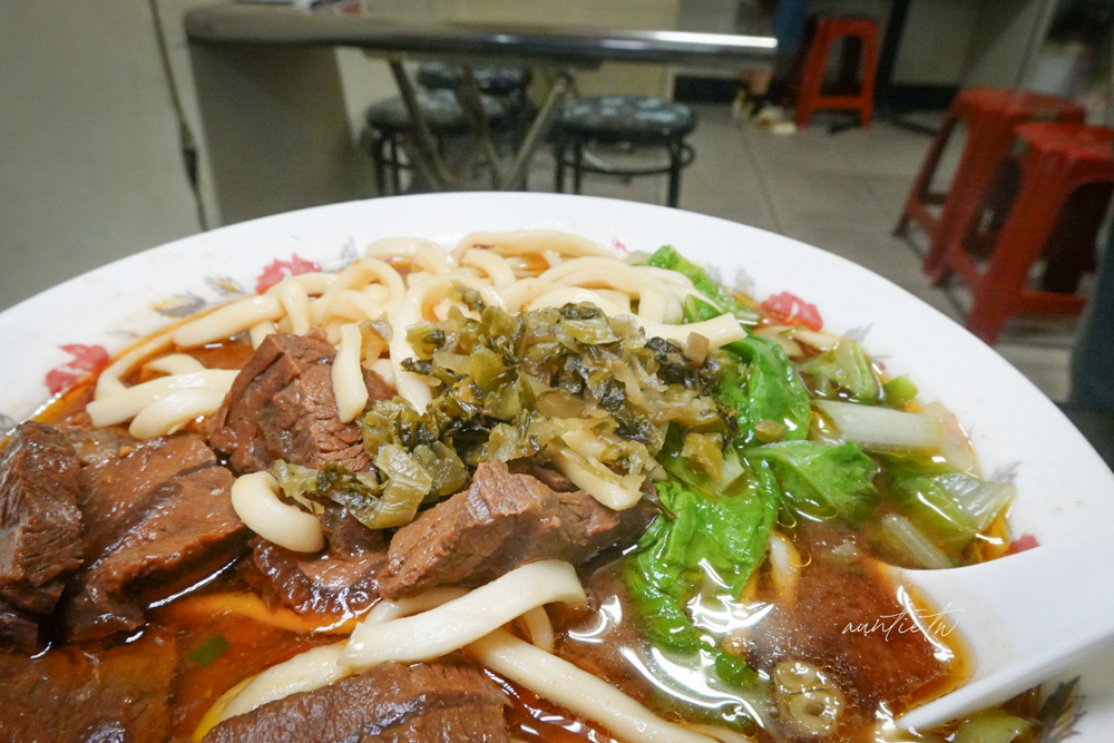 【台北】文德站|小周紅燒牛肉麵,樸實無華大碗滿意湯底濃郁,內湖科技園區平價牛肉麵 - 第12張圖 【台北】文德站|小周紅燒牛肉麵,樸實無華大碗滿意湯底濃郁,內湖科技園區平價牛肉麵