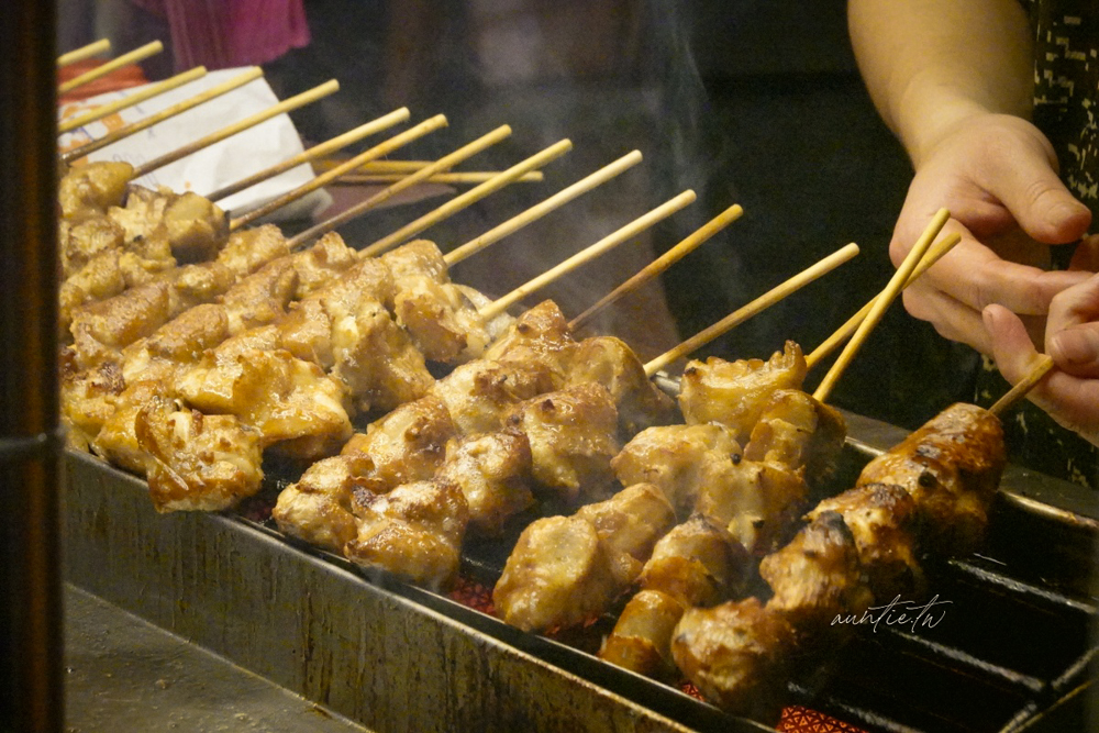 【新北】深坑｜芭樂嬌七里香，酥脆大顆雞屁股，深坑老街排隊小吃