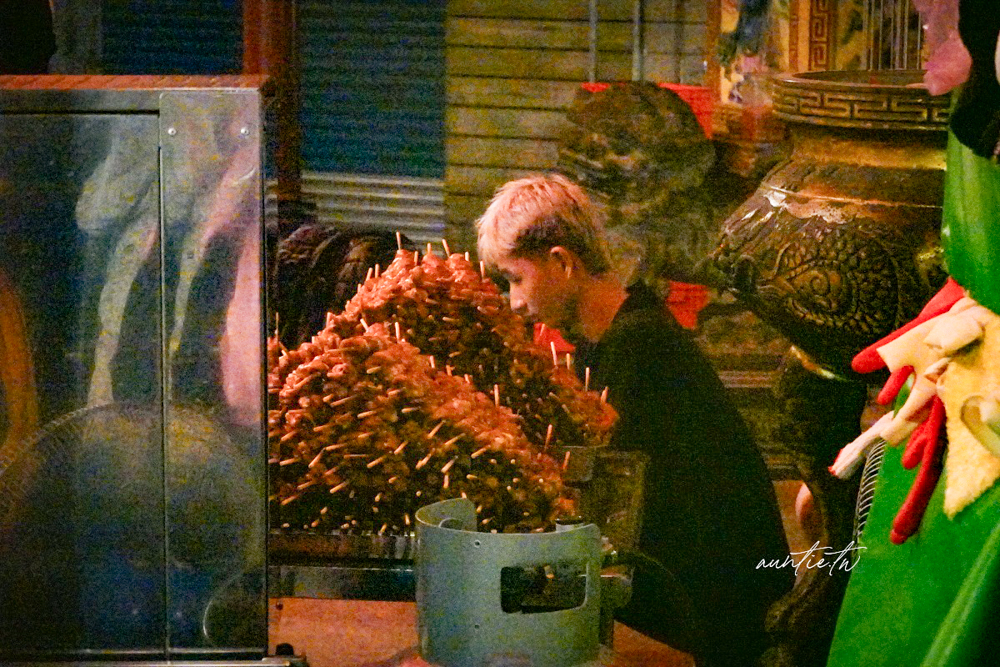 【新北】深坑｜芭樂嬌七里香，酥脆大顆雞屁股，深坑老街排隊小吃