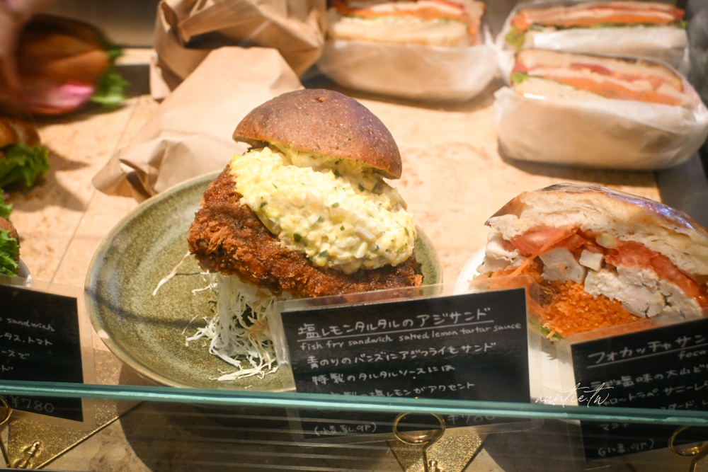 【東京】日本橋|bakery bank,舊銀行改建的人氣排隊麵包店,東京麵包店推薦 - 第18張圖