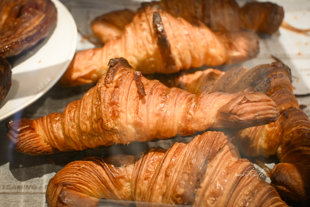 【東京】日本橋|bakery bank,舊銀行改建的人氣排隊麵包店,東京麵包店推薦 - 第24張圖