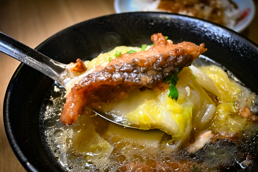 【基隆】仁愛區|圳記紅燒鰻,鬆軟紅燒鰻魚,清甜湯頭,基隆廟口夜市六十年鰻魚羹老店 - 第12張圖