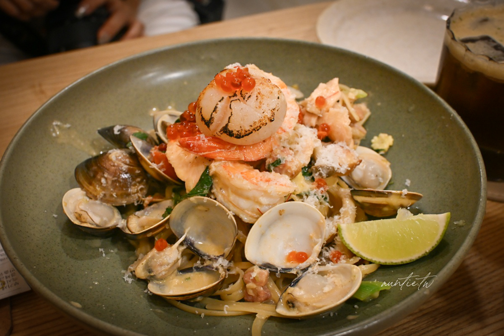 【台北】中山站｜青沐，香濃溫泉蛋松露巴薩醋蕈菇麵，清爽干貝炸多海鮮麵