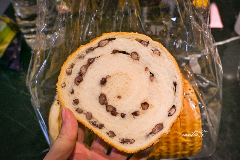 【苗栗】南庄｜黃金傳說窯烤麵包13間老街店，沉甸甸真材實料紅豆吐司，