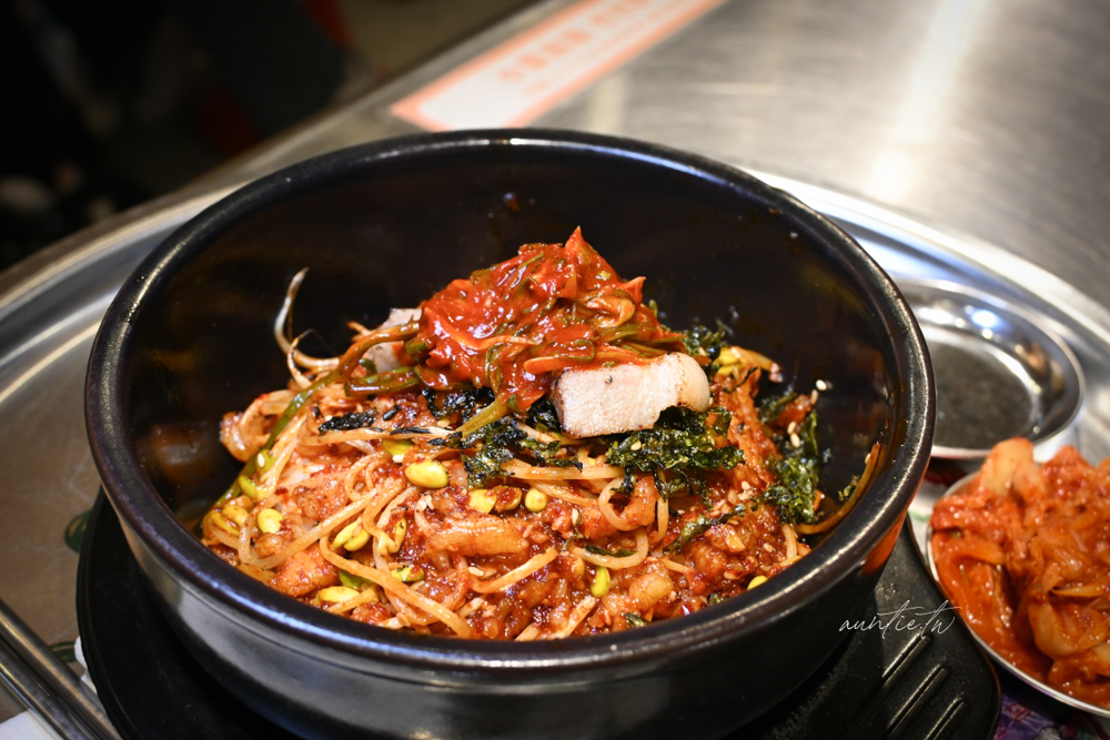 【台北】士林|金書西餐飲 韓國豬肉湯飯,濃郁湯頭豬肉湯飯,拌飯也太好吃推薦! - 第18張圖 【台北】士林|金書西餐飲 韓國豬肉湯飯,濃郁湯頭豬肉湯飯,拌飯也太好吃推薦!