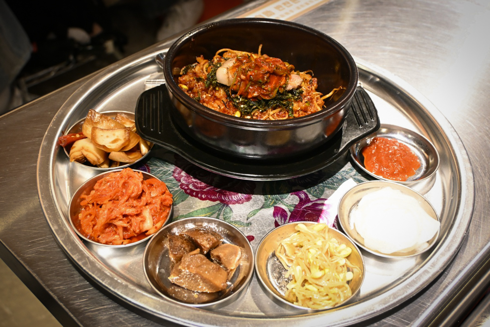 【台北】士林｜金書西餐飲 韓國豬肉湯飯，濃郁湯頭豬肉湯飯，拌飯也太好吃推薦！