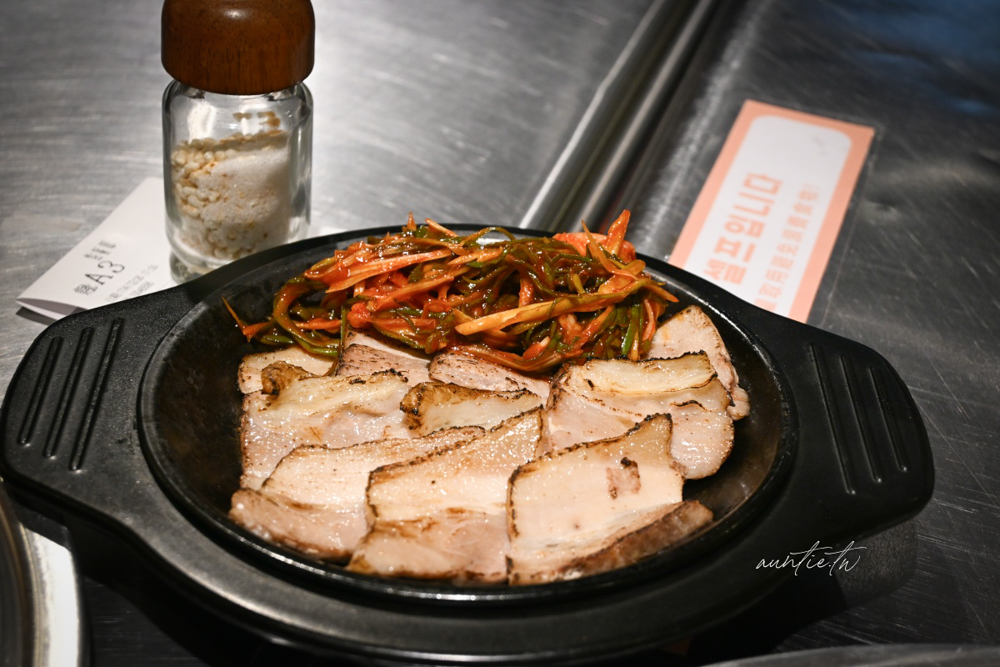 【台北】士林|金書西餐飲 韓國豬肉湯飯,濃郁湯頭豬肉湯飯,拌飯也太好吃推薦! - 第21張圖 【台北】士林|金書西餐飲 韓國豬肉湯飯,濃郁湯頭豬肉湯飯,拌飯也太好吃推薦!