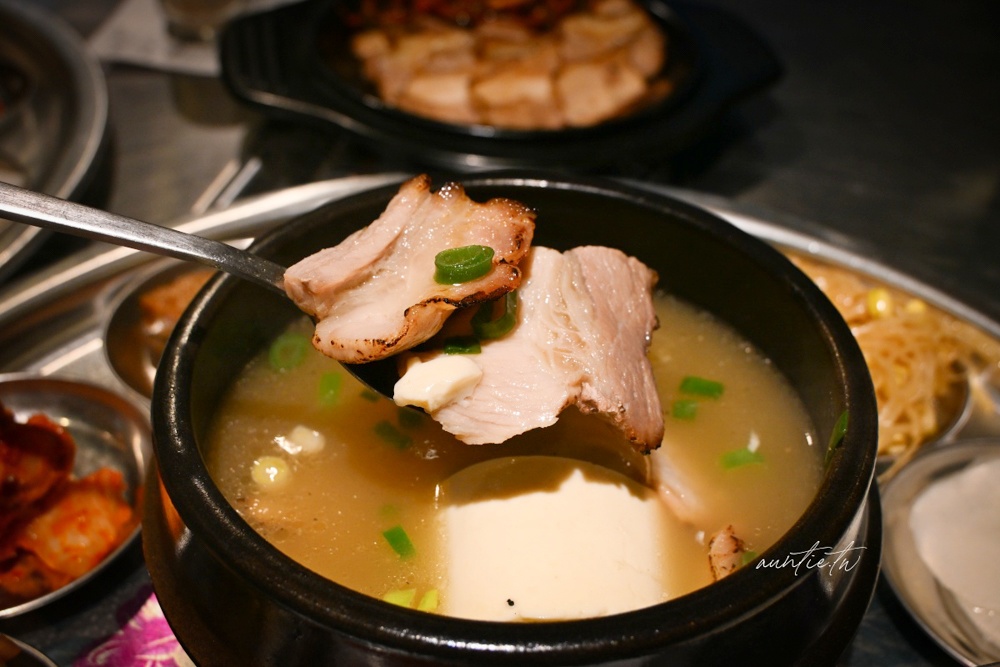 【台北】士林|金書西餐飲 韓國豬肉湯飯,濃郁湯頭豬肉湯飯,拌飯也太好吃推薦! - 第12張圖 【台北】士林|金書西餐飲 韓國豬肉湯飯,濃郁湯頭豬肉湯飯,拌飯也太好吃推薦!