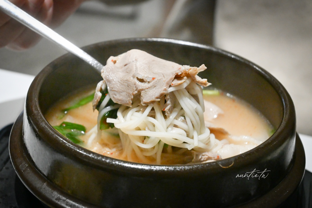 【公館美食】曹氏家司機食堂,道地香濃豬肉湯飯,酥脆海鮮煎餅推薦 - 第15張圖 【公館美食】曹氏家司機食堂,道地香濃豬肉湯飯,酥脆海鮮煎餅推薦