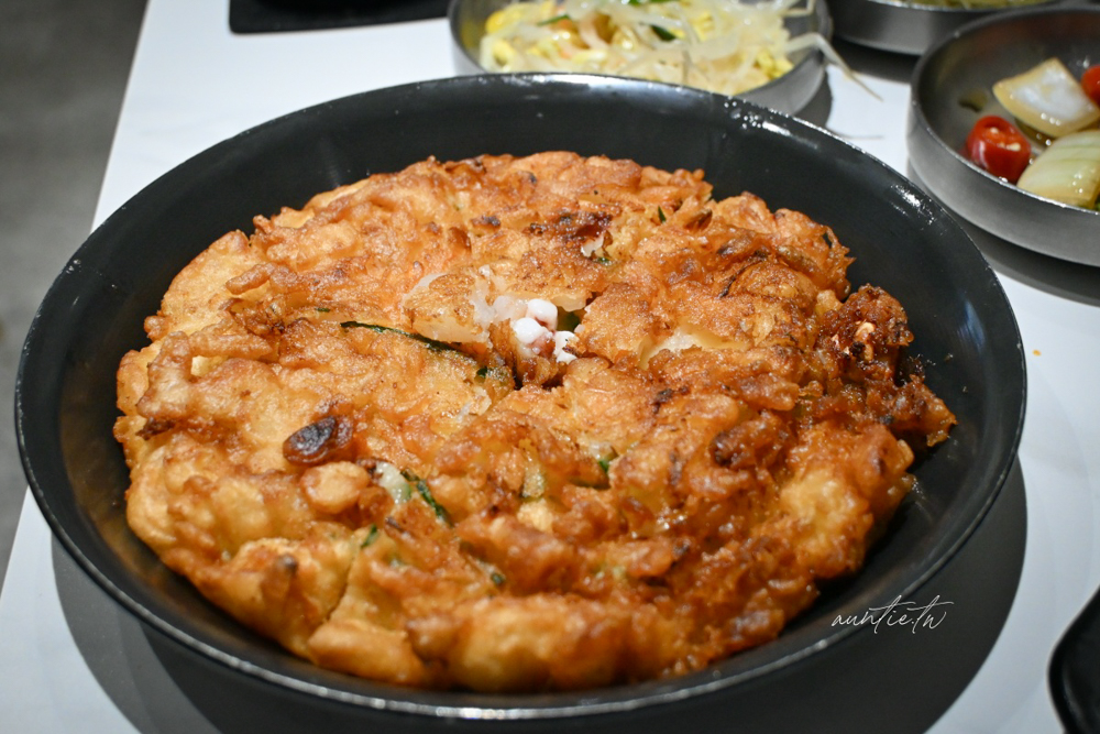 【公館美食】曹氏家司機食堂，道地香濃豬肉湯飯，酥脆海鮮煎餅推薦