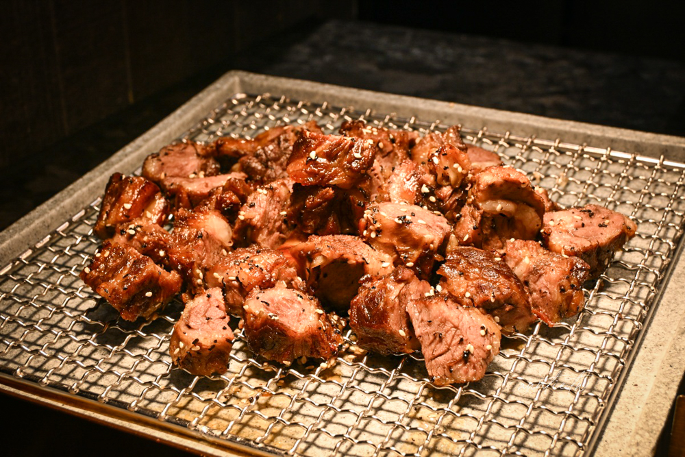 【桃園美食】南崁｜島語桃園台茂店，全新開幕桃園吃到飽，牛排 海鮮 一島檯一餐酒通通喝到飽！