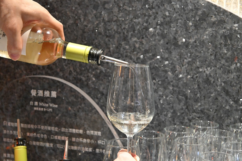 【桃園美食】南崁｜島語桃園台茂店，全新開幕桃園吃到飽，牛排 海鮮 一島檯一餐酒通通喝到飽！