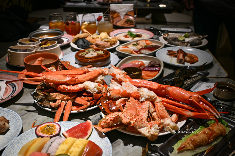 【桃園美食】南崁｜島語桃園台茂店，全新開幕桃園吃到飽，牛排 海鮮 一島檯一餐酒通通喝到飽！