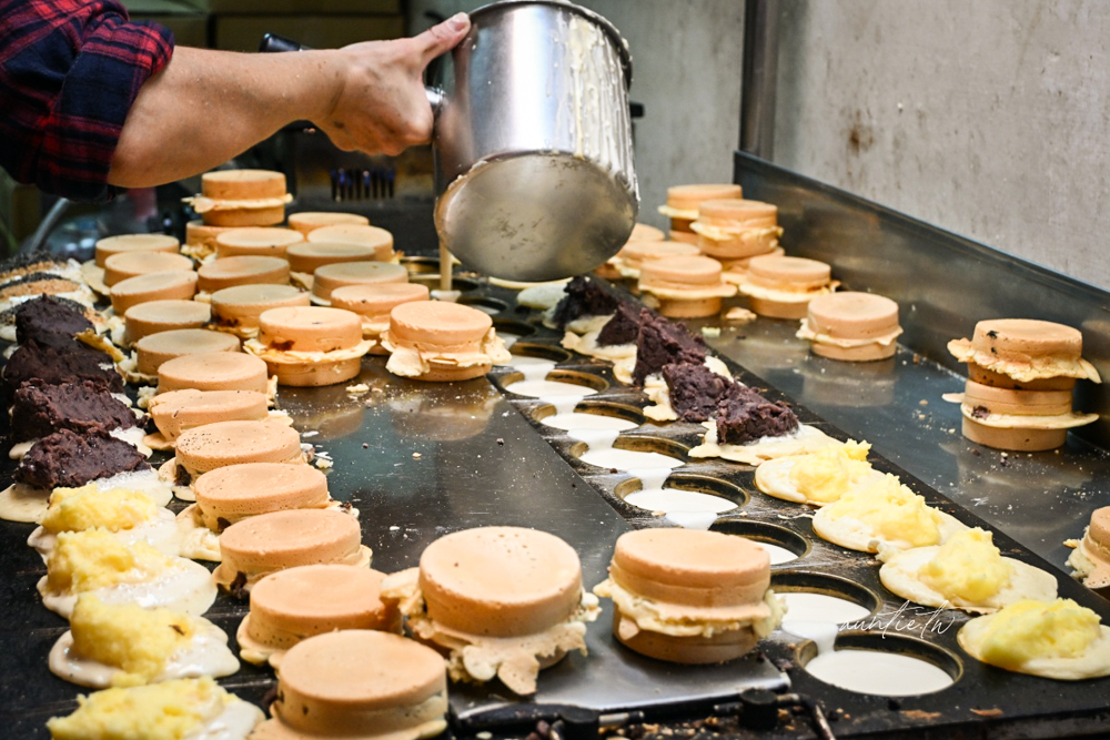【永和美食】竹林路萬丹紅豆餅，大顆飽滿紅豆餅，夾縫中的紅豆餅小攤