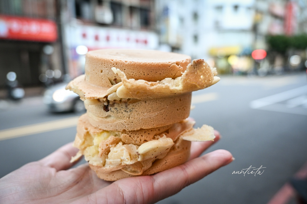 【永和美食】竹林路萬丹紅豆餅，大顆飽滿紅豆餅，夾縫中的紅豆餅小攤