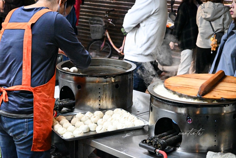 【景美美食】景美站｜景美上海生煎包，景美夜市排隊美食