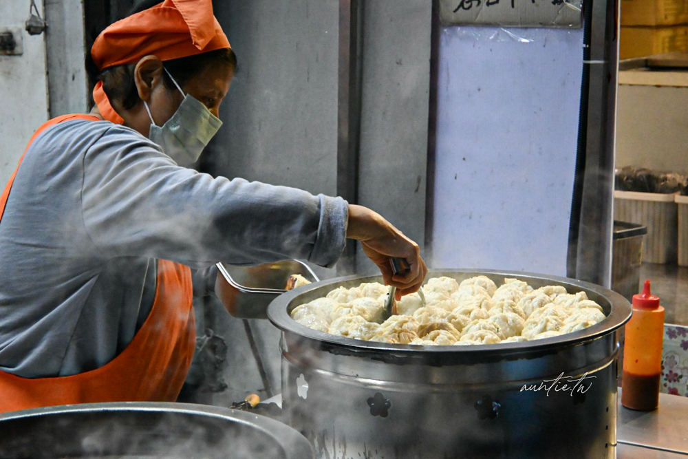 【景美美食】景美站｜景美上海生煎包，景美夜市排隊美食