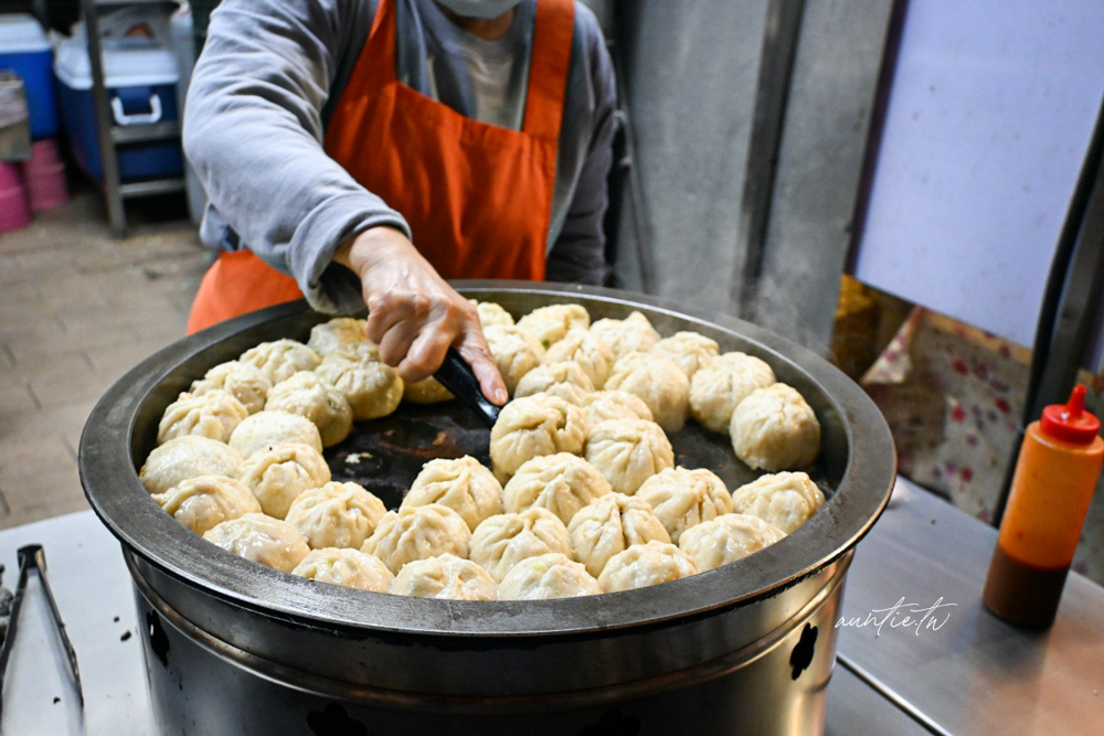 【景美美食】景美站｜景美上海生煎包，景美夜市排隊美食