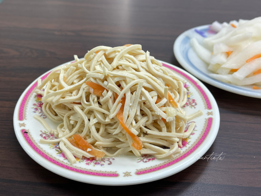 【台北】信義區｜老北一菜盒店，隨便點都好吃的超強乾烙餅店