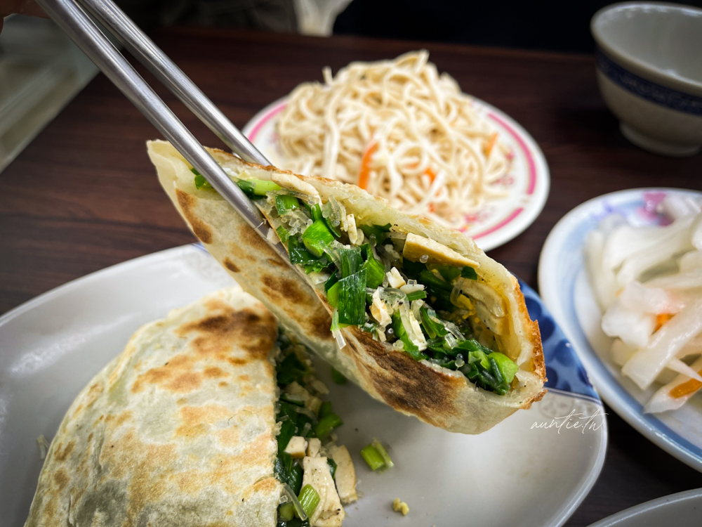 【台北】信義區|老北一菜盒店,隨便點都好吃的超強乾烙餅店 - 第12張圖 【台北】信義區|老北一菜盒店,隨便點都好吃的超強乾烙餅店