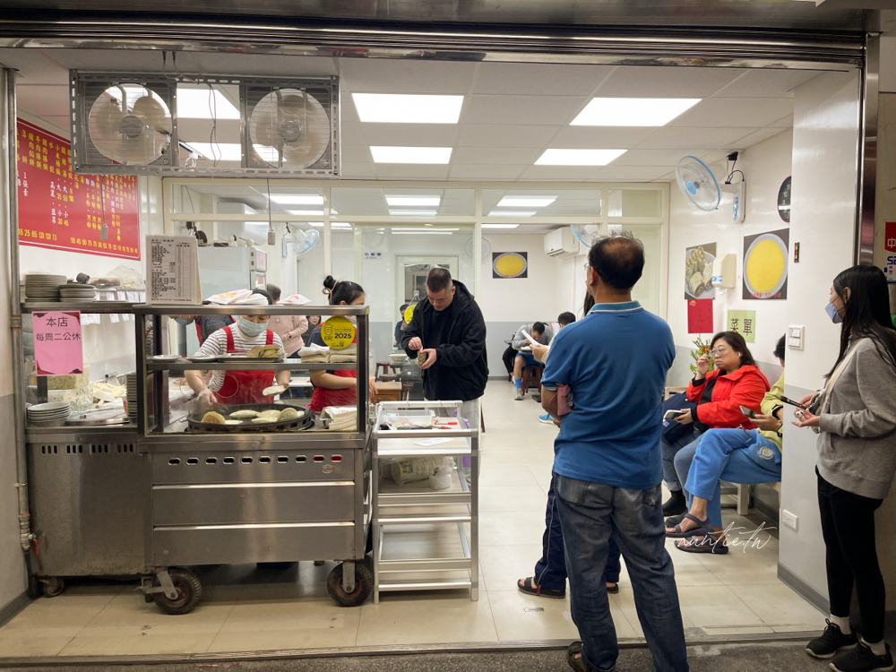 【台北】信義區|老北一菜盒店,隨便點都好吃的超強乾烙餅店 - 第3張圖 【台北】信義區|老北一菜盒店,隨便點都好吃的超強乾烙餅店