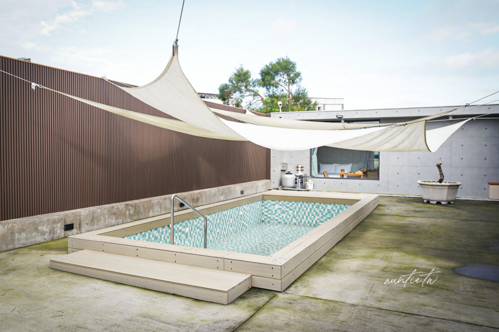 【宜蘭包棟民宿】冬山鄉｜八易閣，冬山河旁優質舒適民宿，烤肉區、電動麻將桌、免費紅酒滷味，