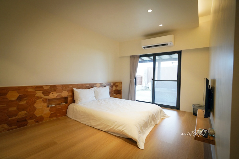 【宜蘭包棟民宿】冬山鄉｜八易閣，冬山河旁優質舒適民宿，烤肉區、電動麻將桌、免費紅酒滷味，