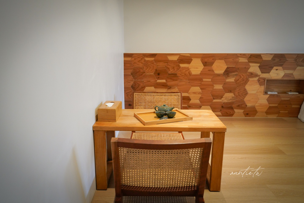 【宜蘭包棟民宿】冬山鄉｜八易閣，冬山河旁優質舒適民宿，烤肉區、電動麻將桌、免費紅酒滷味，