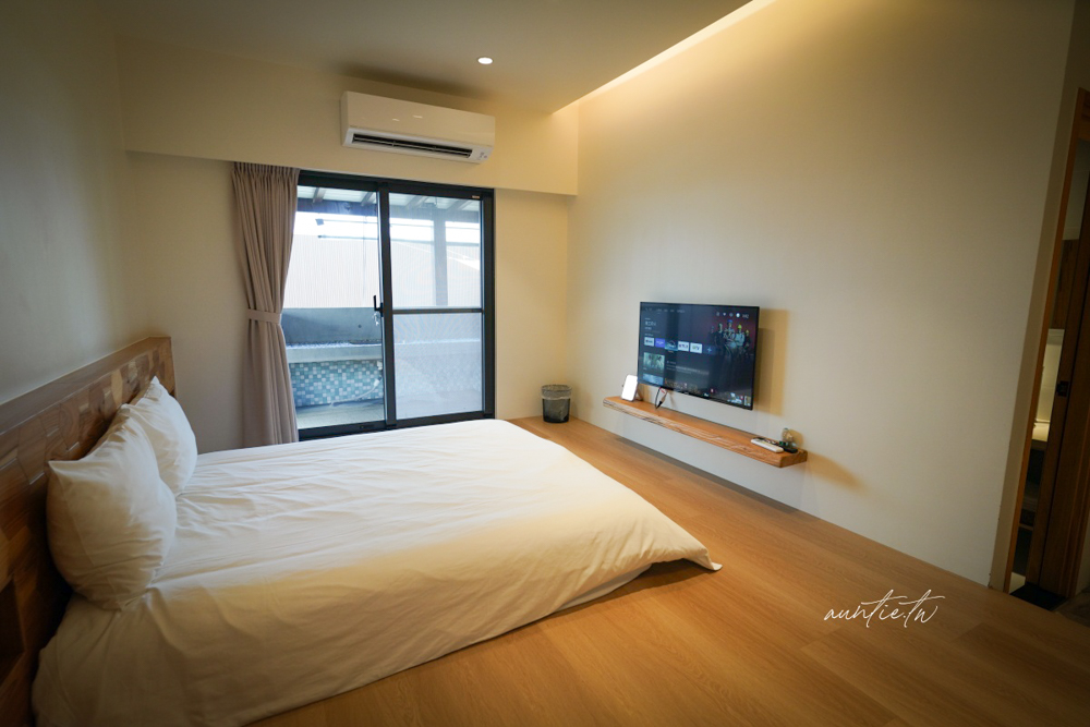 【宜蘭包棟民宿】冬山鄉｜八易閣，冬山河旁優質舒適民宿，烤肉區、電動麻將桌、免費紅酒滷味，