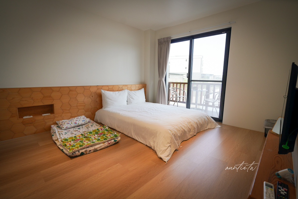 【宜蘭包棟民宿】冬山鄉｜八易閣，冬山河旁優質舒適民宿，烤肉區、電動麻將桌、免費紅酒滷味，