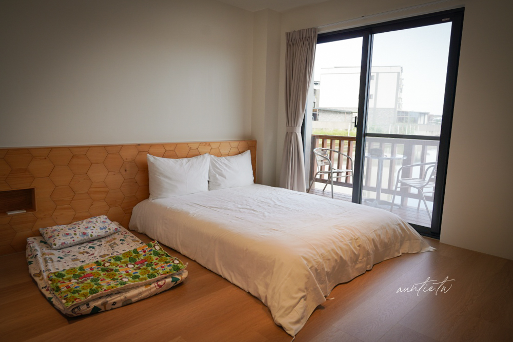 【宜蘭包棟民宿】冬山鄉｜八易閣，冬山河旁優質舒適民宿，烤肉區、電動麻將桌、免費紅酒滷味，